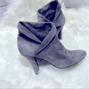 Enzo Angiolini Grey Suede Slide On Heeled Bootie - 8-1/2M EUC